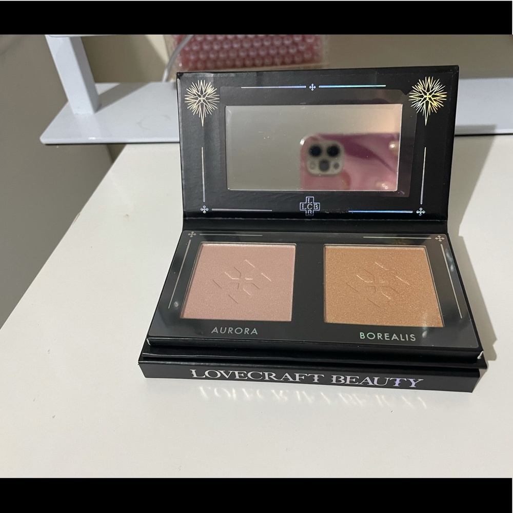 LOVE CRAFT BEAUTY HIGHLIGHTER IN AURORA AND BOREALIS